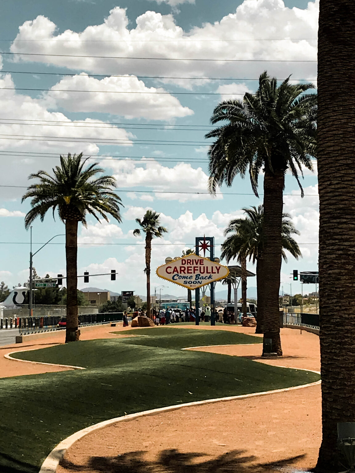 13 Fabulous Things To Do On Your 21st Birthday In Vegas - Indigo Sahara - Best Hotel To Stay In Vegas For 21st Birthday