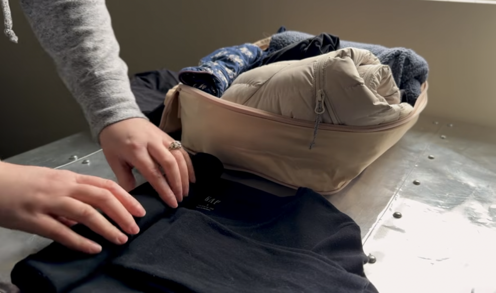 how to use packing cubes travel